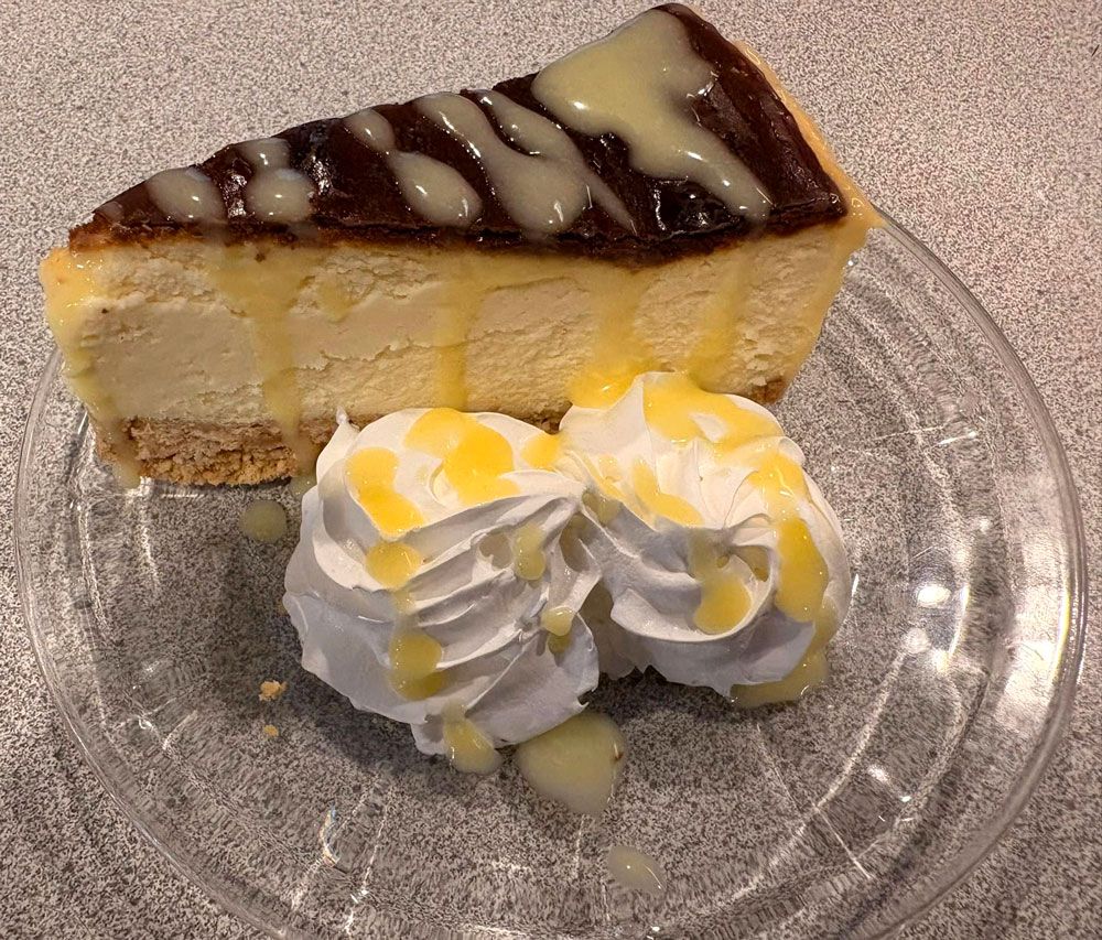 Lemon cheesecake slice